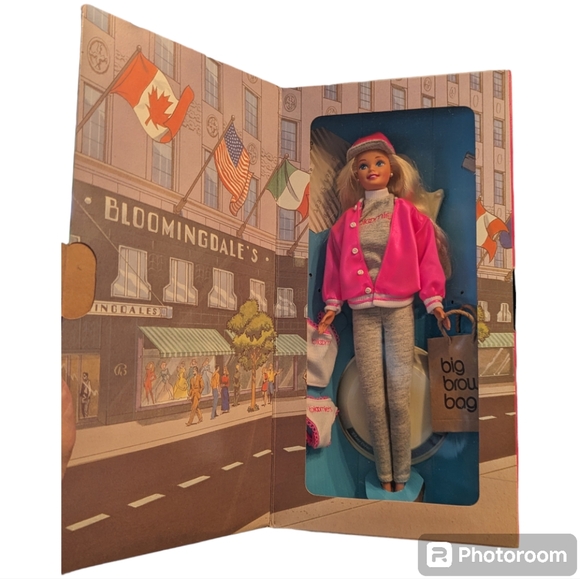 1996 Barbie at Bloomingdales Doll Special Edition Mattel #16290 - Picture 2 of 7